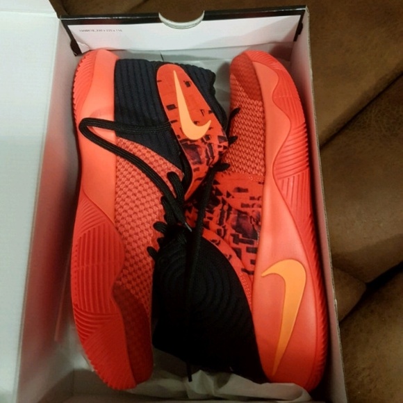 Kyrie 2 Inferno size 11 - Picture 4 of 4